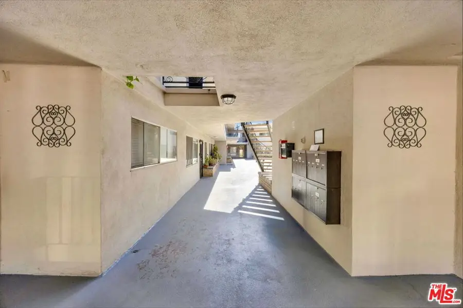 516 Evergreen Street, Inglewood, CA 90302 - #2