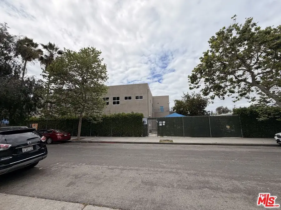 1032 N Ridgewood Place, Los Angeles, CA 90038 - #3