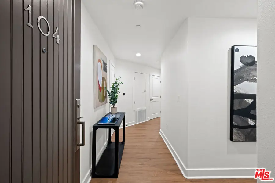 11115 Acama Street #104, Studio City, CA 91602 - #2
