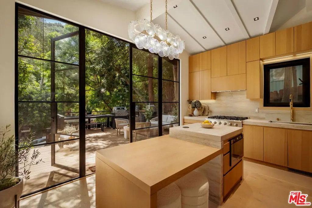 8631 Lookout Mountain Avenue, Los Angeles, CA 90046 - #1