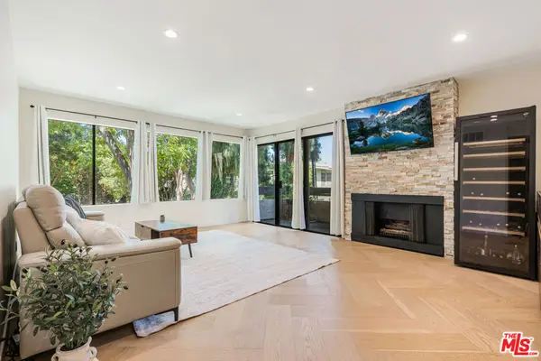 950 N Kings Road #216, West Hollywood, CA 90069