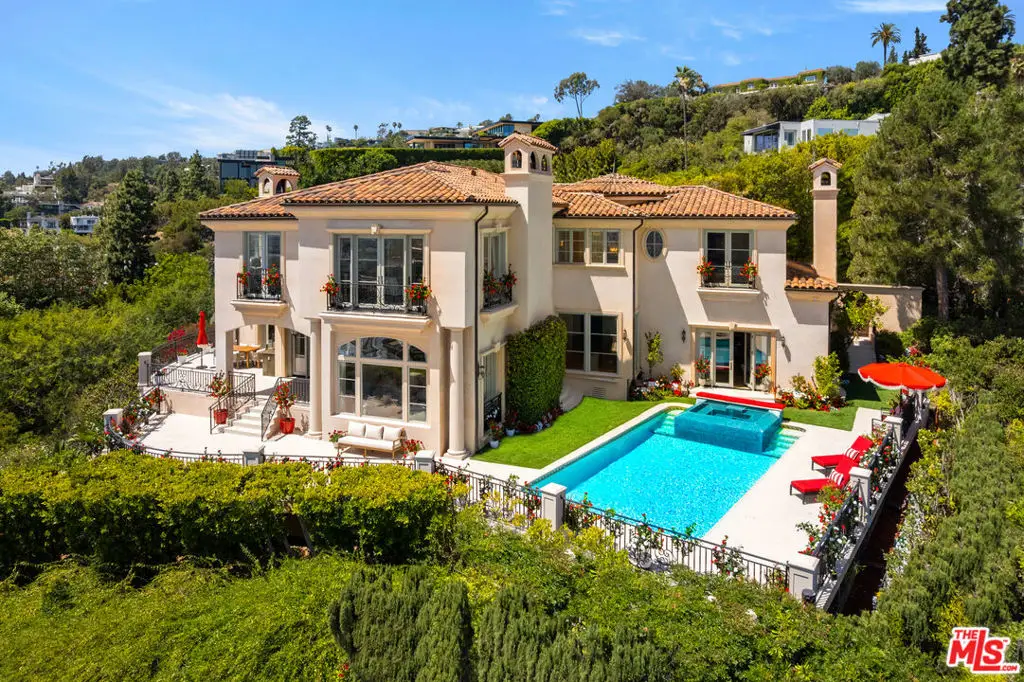 1260 St Ives Place, Los Angeles, CA 90069 - #1