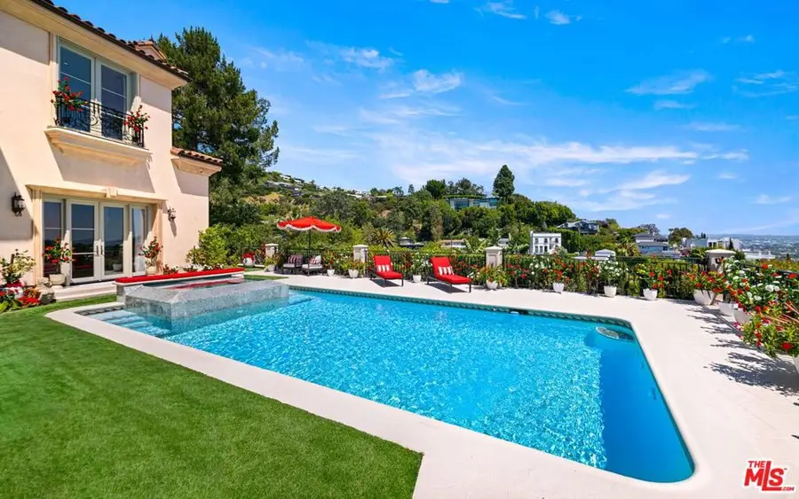 1260 St Ives Place, Los Angeles, CA 90069 - #3