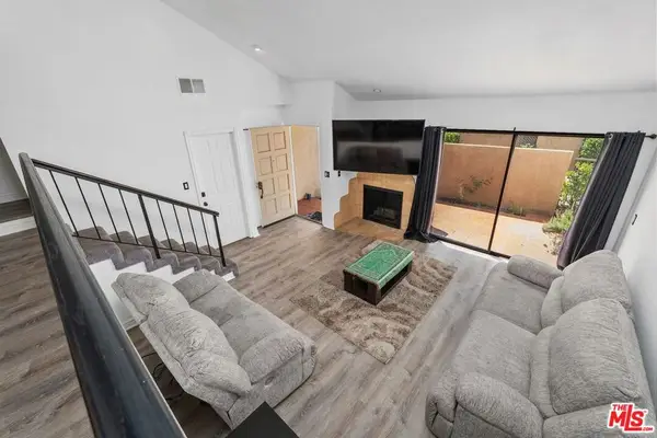 18415 Collins Street #F, Tarzana, CA 91356