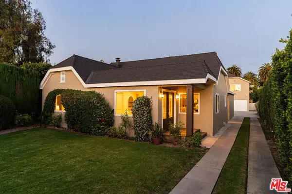 1026 S Windsor Boulevard, Los Angeles, CA 90019