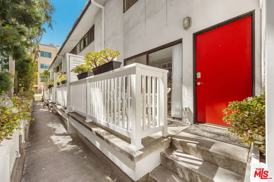11650 Mayfield Avenue #3, Los Angeles, CA 90049 - #3