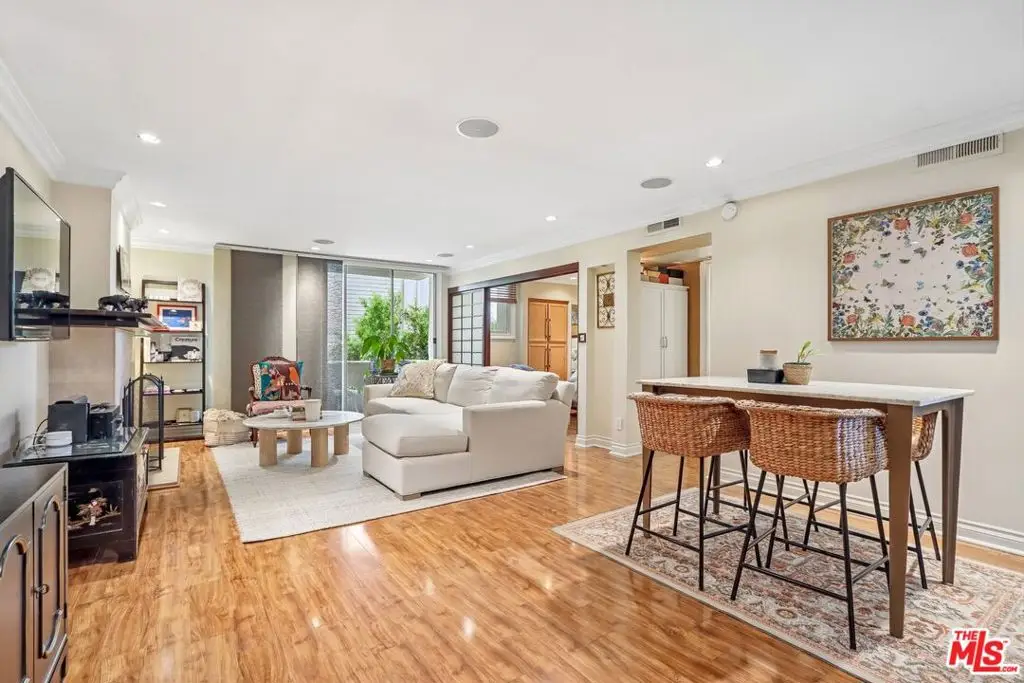 5325 Newcastle Avenue #201, Encino, CA 91316 - #1