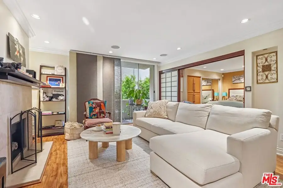 5325 Newcastle Avenue #201, Encino, CA 91316 - #2