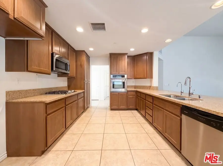 5654 W Forry Court, Lancaster, CA 93536 - #2