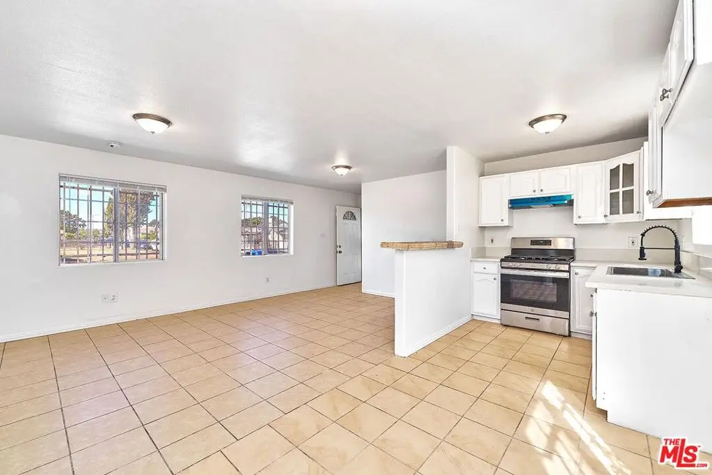 10800 S San Pedro Street, Los Angeles, CA 90061 - #1
