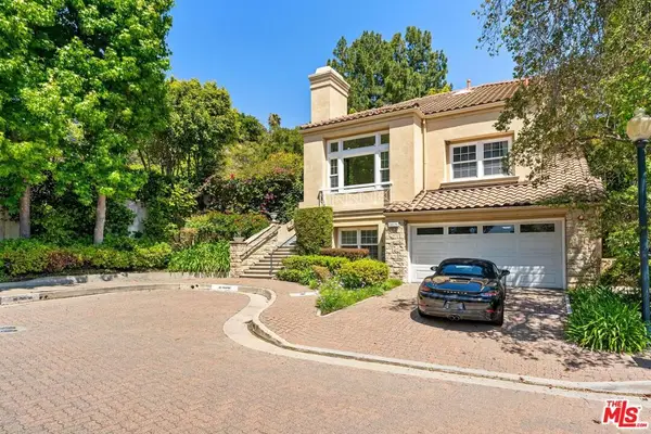 11829 Henley Lane, Los Angeles, CA 90077