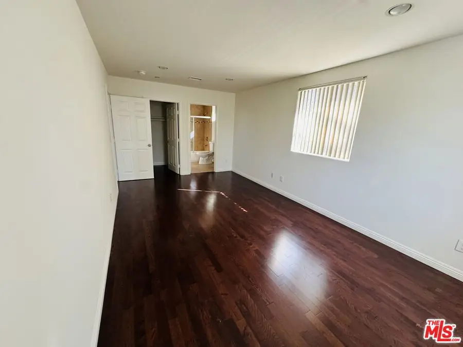 8822 Orchard Avenue #8820, Los Angeles, CA 90044 - #3