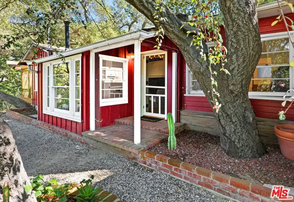 21042 Entrada Road, Topanga, CA 90290 - #1