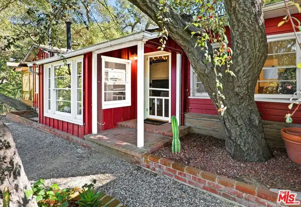21042 Entrada Road, Topanga, CA 90290