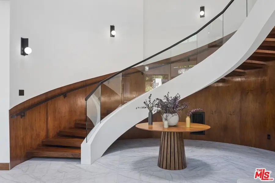 11075 W Sunset Boulevard, Los Angeles, CA 90049 - #3