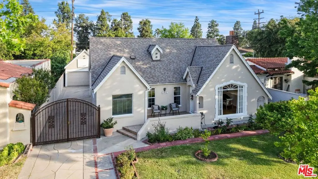 924 E Glenoaks Boulevard, Glendale, CA 91207 - #1