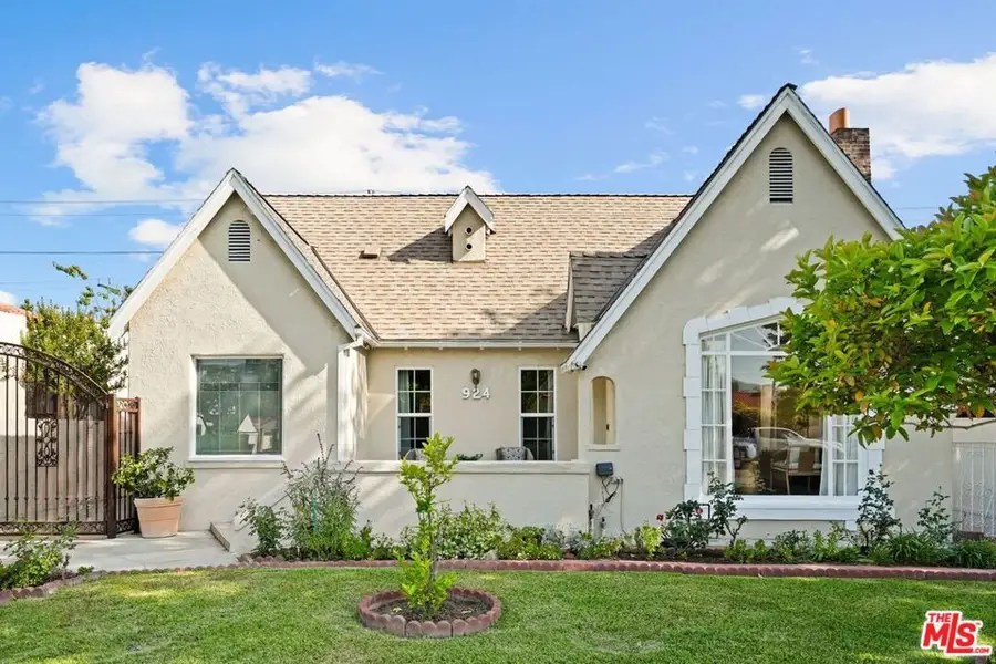 924 E Glenoaks Boulevard, Glendale, CA 91207 - #2