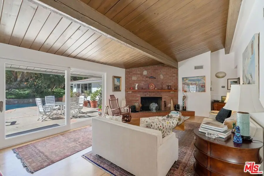913 Chattanooga Avenue, Pacific Palisades, CA 90272 - #2