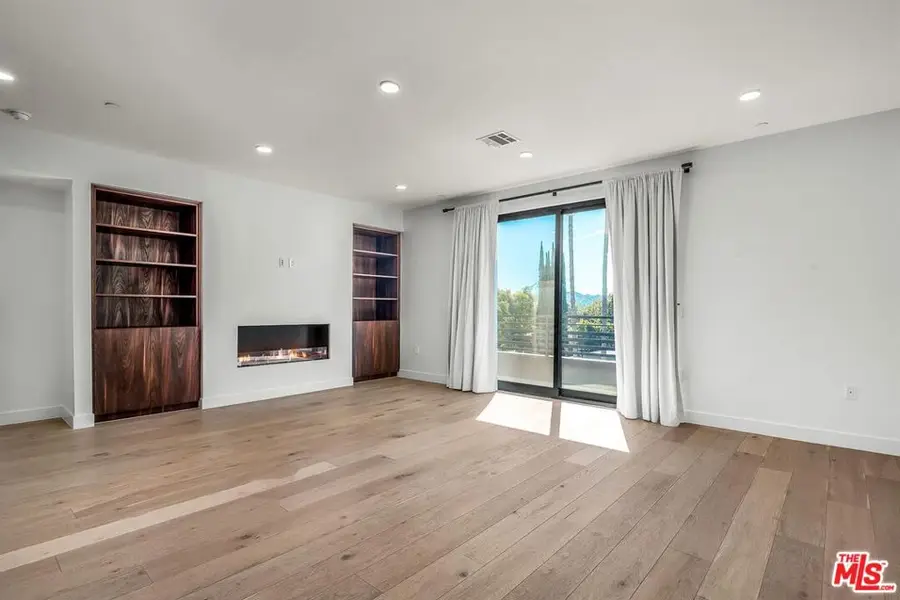 5110 Whitsett Avenue #303, Valley Village, CA 91607 - #3