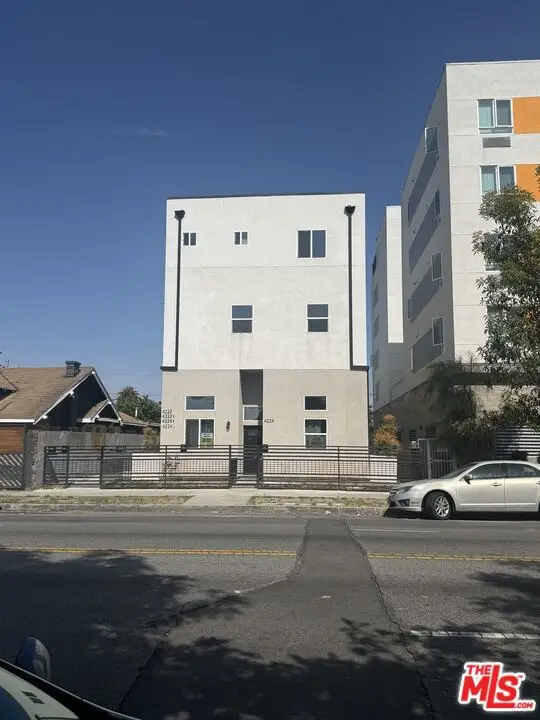 4224 S Western Avenue, Los Angeles, CA 90062