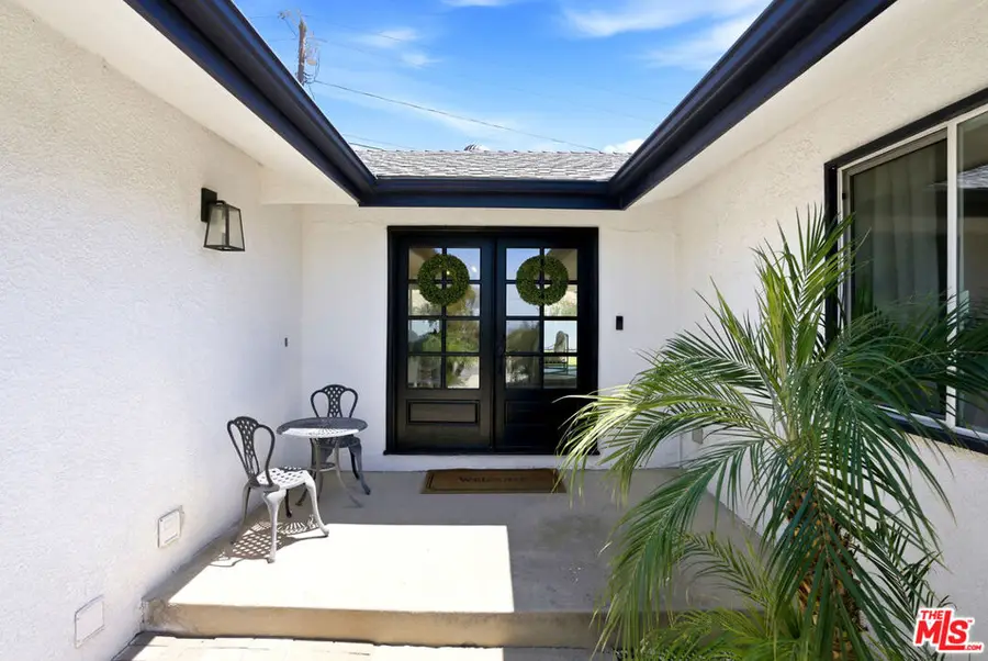 10416 Glory Avenue, Tujunga, CA 91042 - #2
