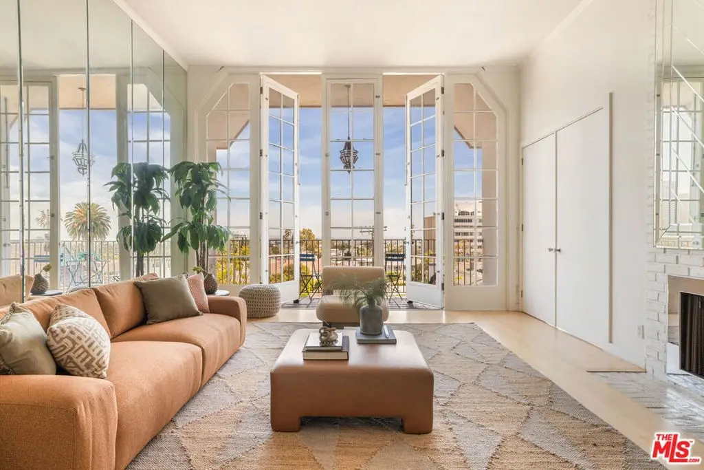 1260 S Beverly Glen Boulevard #405, Los Angeles, CA 90024 - #1