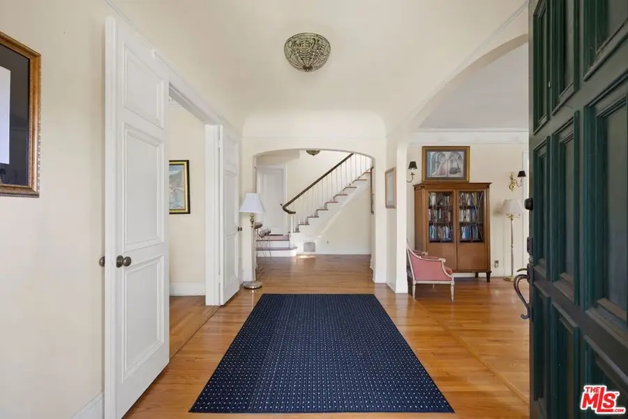 832 S Windsor Boulevard, Los Angeles, CA 90005 - #2
