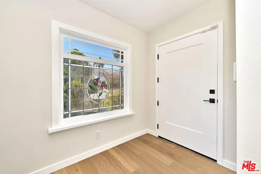 916 S Victoria Avenue, Los Angeles, CA 90019 - #2