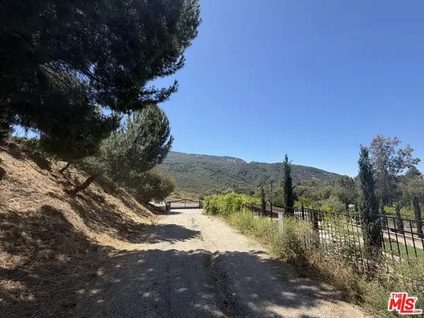 2116 Stunt Road, Calabasas, CA 91302