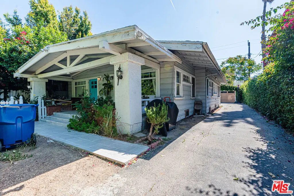 1130 N Beachwood Drive, Los Angeles, CA 90038 - #1