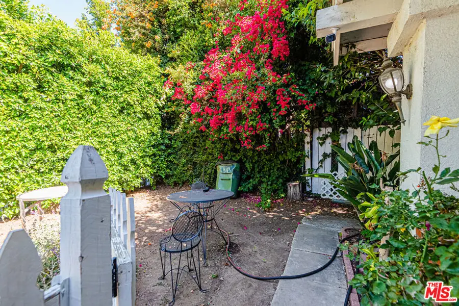 1130 N Beachwood Drive, Los Angeles, CA 90038 - #3