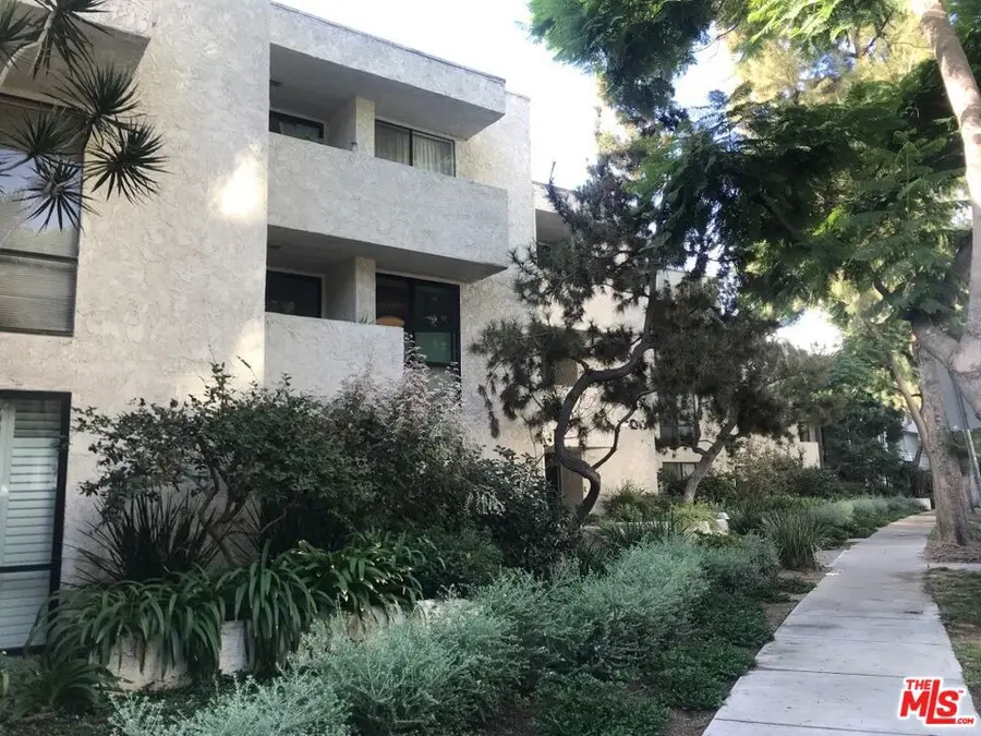 8400 De Longpre Avenue #104, West Hollywood, CA 90069 - #2