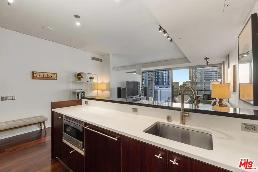 1155 S Grand Avenue #808, Los Angeles, CA 90015 - #2