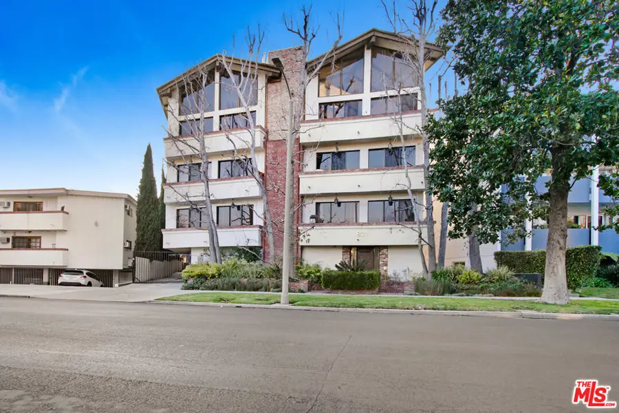 831 S Gretna Green Way #302, Los Angeles, CA 90049 - #2