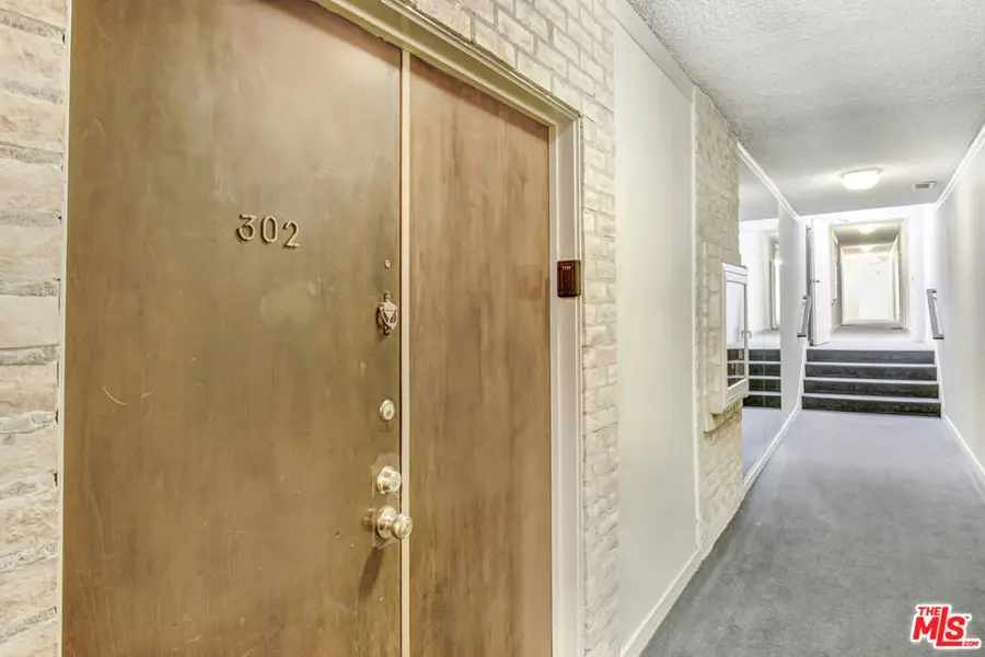 831 S Gretna Green Way #302, Los Angeles, CA 90049 - #3