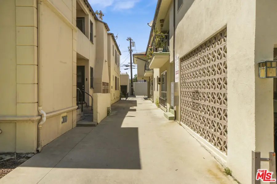 1217 S Orange Grove Avenue, Los Angeles, CA 90019 - #3
