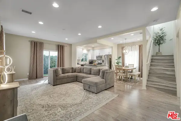 22755 Walnut Park Lane, Newhall, CA 91321