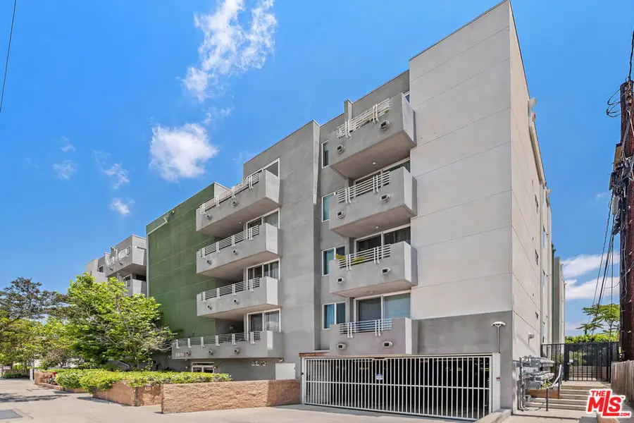 5818 Whitsett Avenue #402, Valley Village, CA 91607 - #3