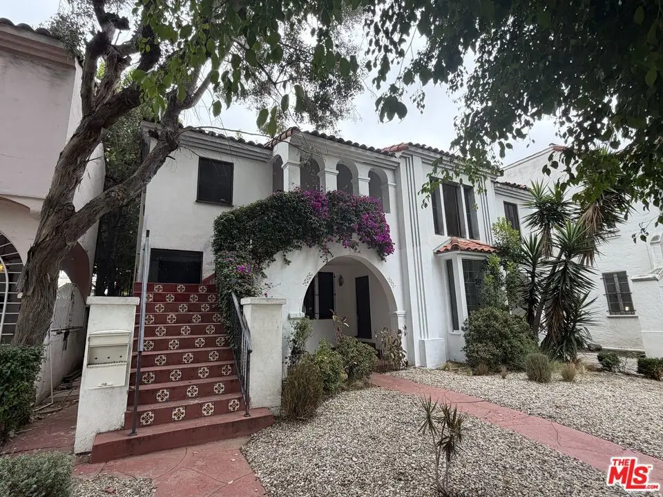 806 N Sweetzer Avenue, West Hollywood, CA 90069 - #1