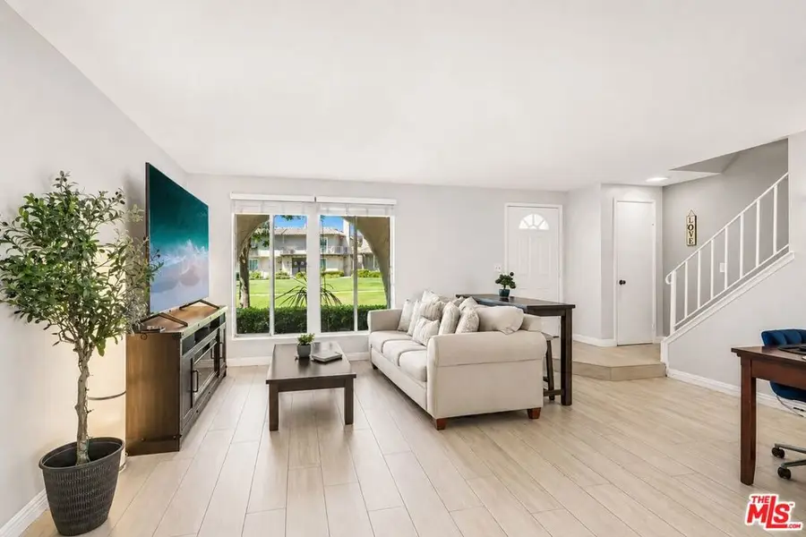 24249 La Glorita Circle, Newhall, CA 91321 - #2