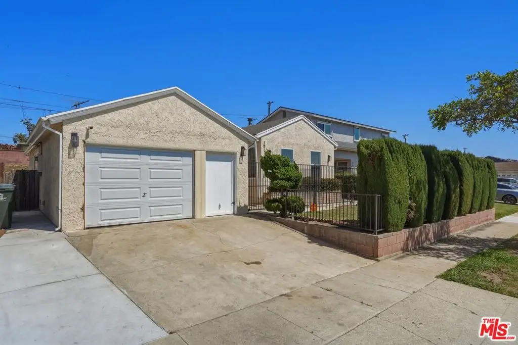 11612 Cimarron Avenue, Hawthorne, CA 90250 - #1
