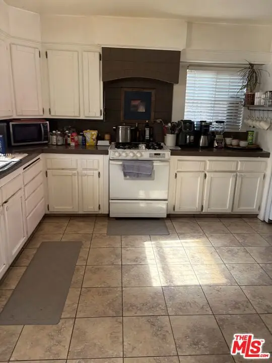 10841 Wescott Avenue, Sunland, CA 91040 - #2