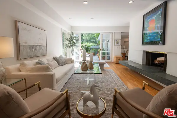 1833 Courtney Avenue, Los Angeles, CA 90046