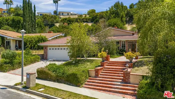 18000 Medley Drive, Encino, CA 91316