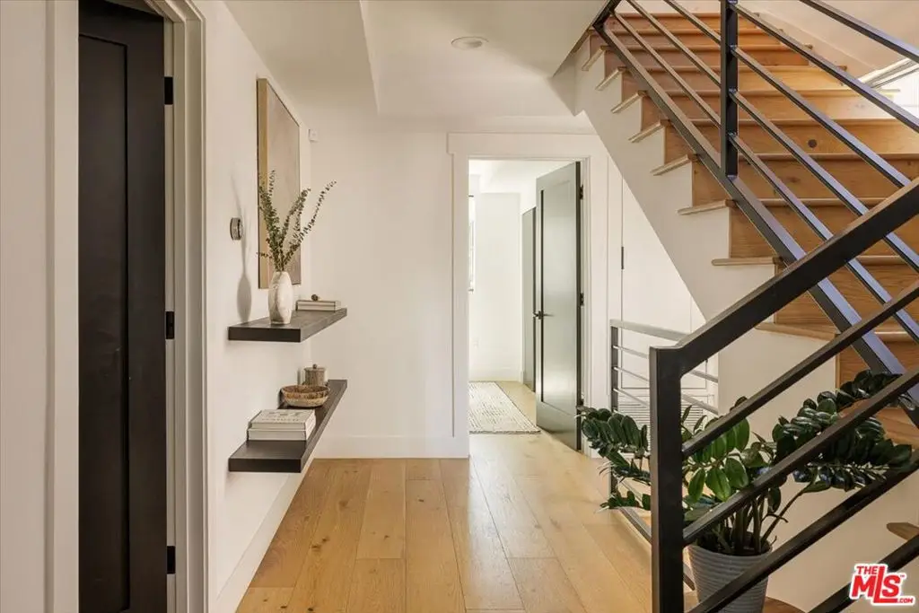 11310 Victory Boulevard, North Hollywood, CA 91606 - #1