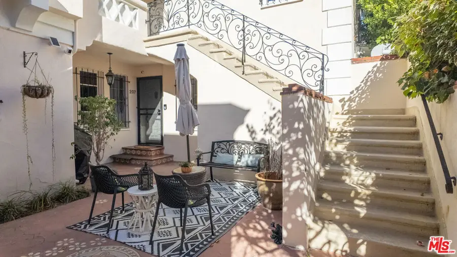 205 S Reeves Drive, Beverly Hills, CA 90212 - #3
