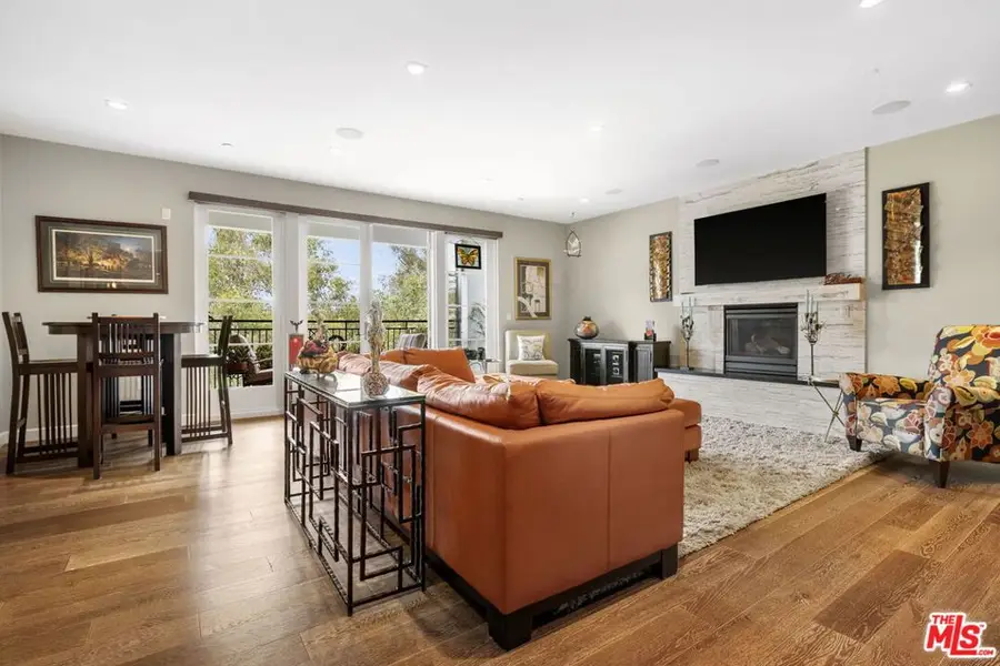 441 S Barrington Avenue #311, Los Angeles, CA 90049 - #3