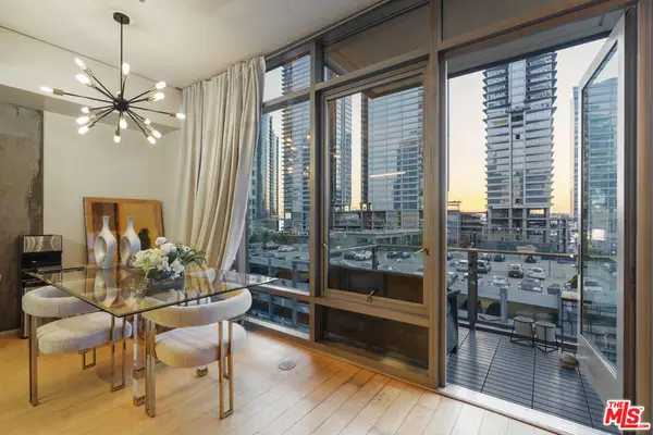 1100 S Hope Street #814, Los Angeles, CA 90015