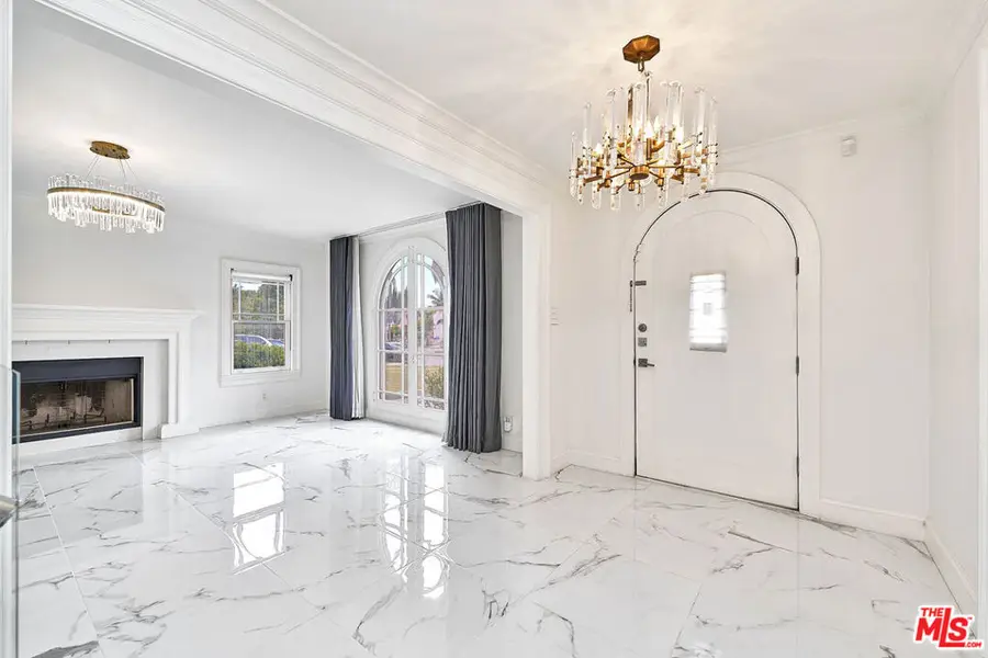 860 S Norton Avenue, Los Angeles, CA 90005 - #2
