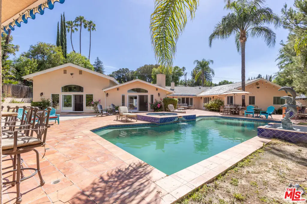 19717 Wells Drive, Woodland Hills, CA 91364 - #1
